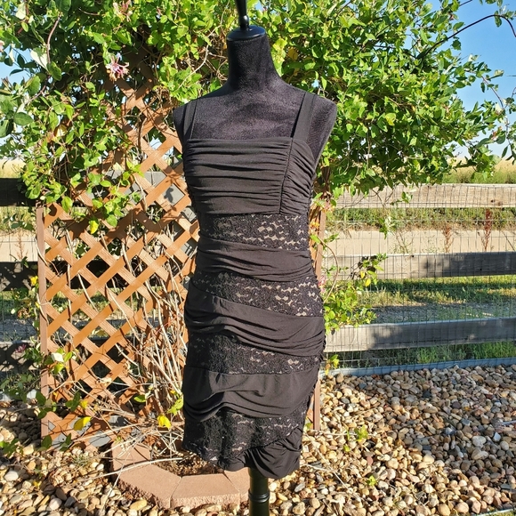 En Focus Studio Black Lace Women's Dress Size 12 NWOT - Picture 7 of 11